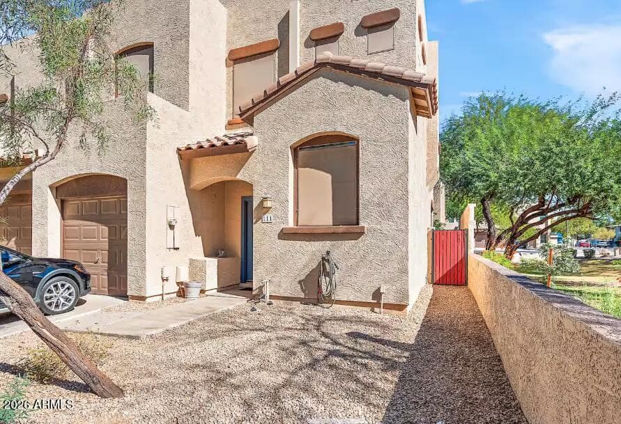 1886 E Don Carlos Avenue 111, Tempe, AZ 85281 — photo 1 of 33