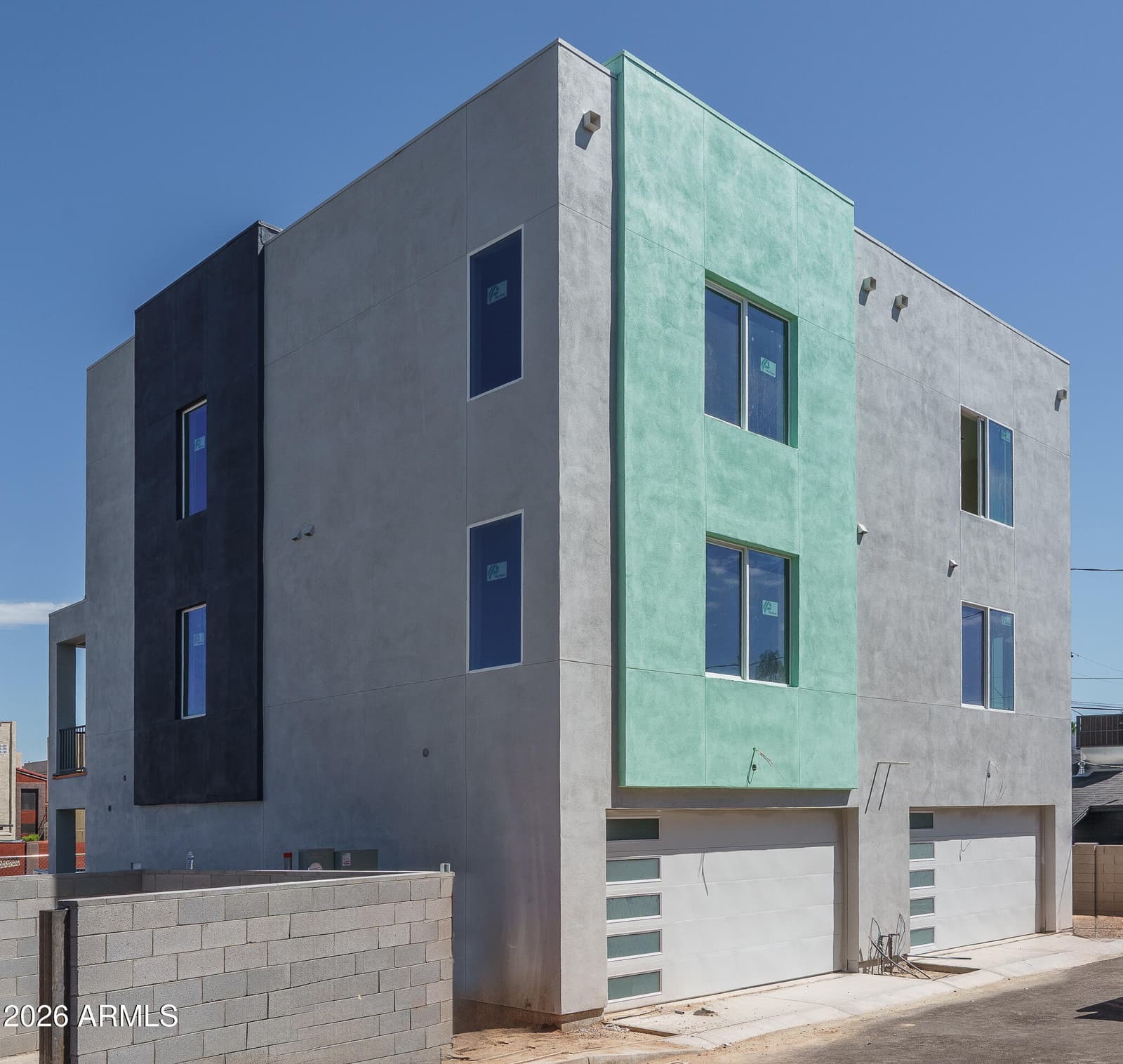 2601 E CLARENDON Avenue 18, Phoenix, AZ 85016 — photo 1 of 39