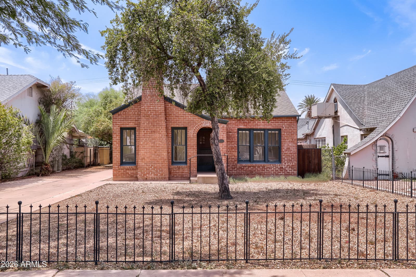 2042 N 12TH Street, Phoenix, AZ 85006 — photo 1 of 22