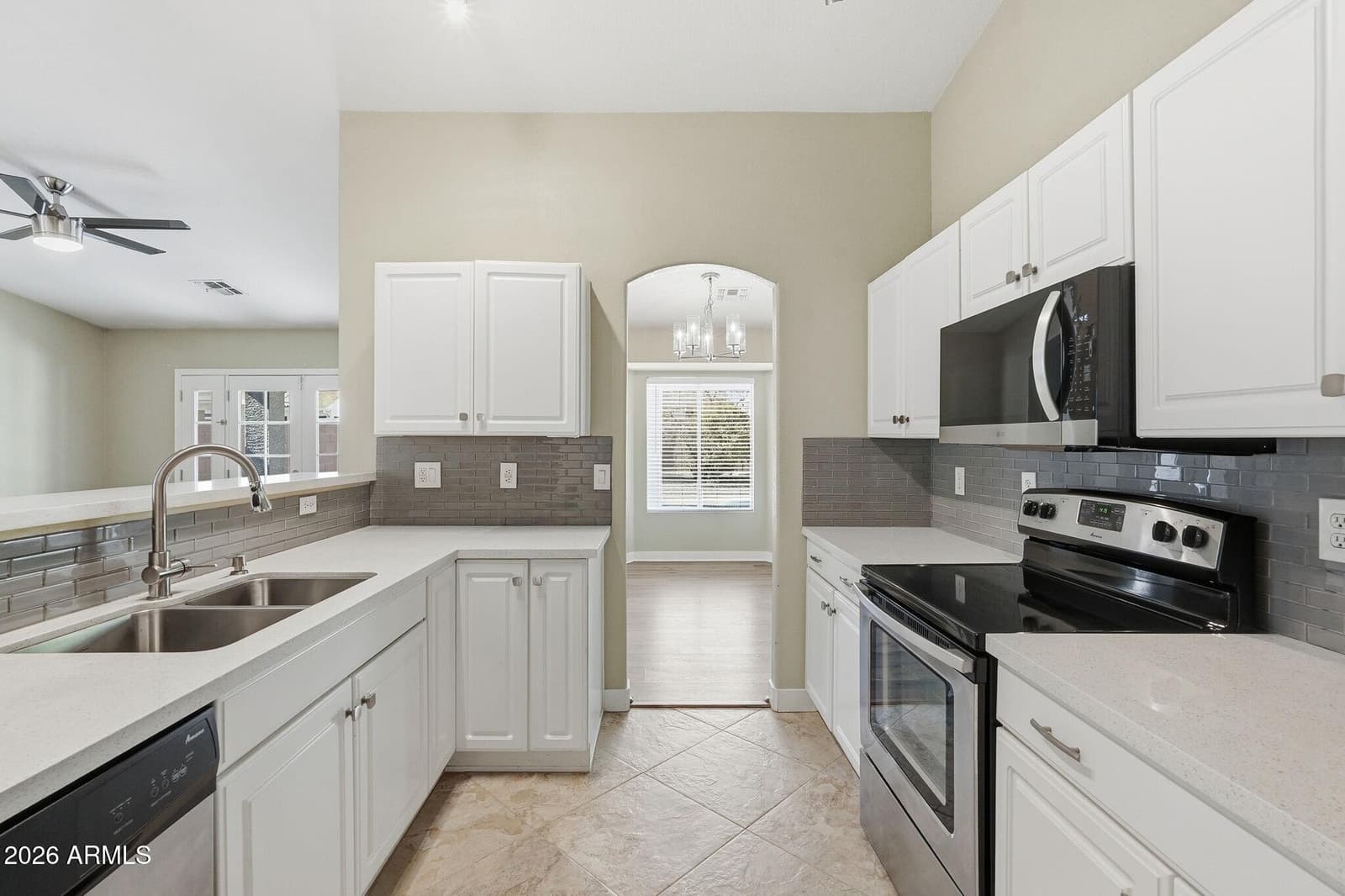 3256 E ROSEMONTE Drive, Phoenix, AZ 85050 — photo 15 of 38