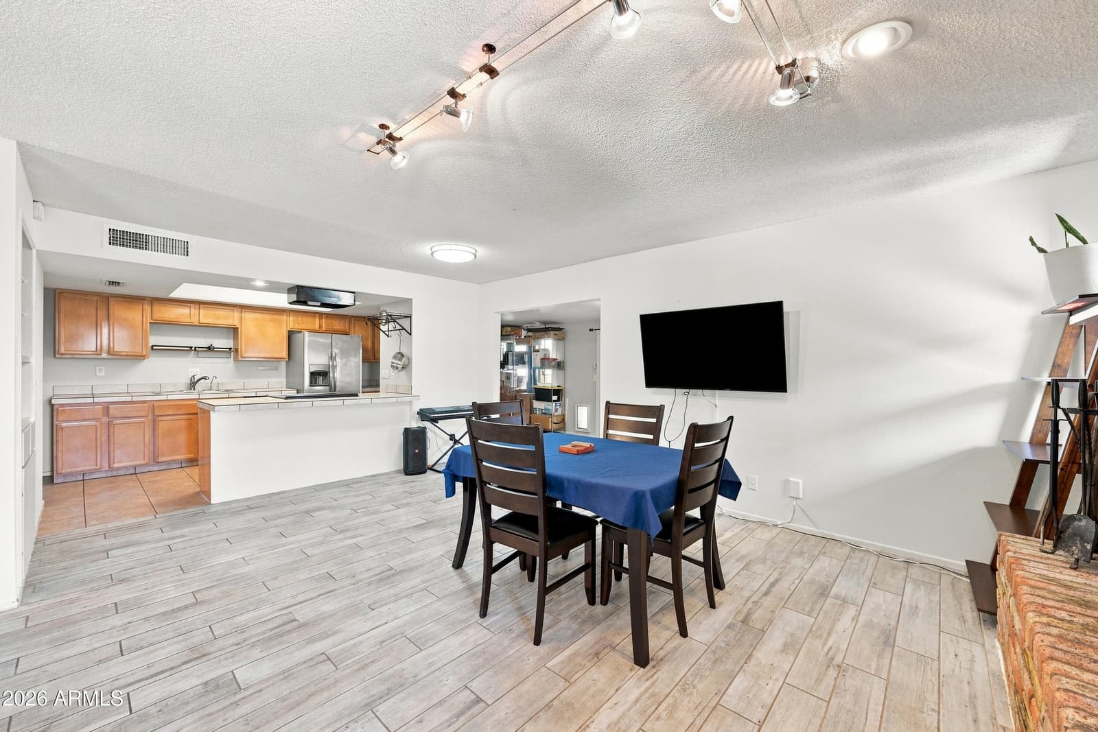 604 E DUNBAR Drive, Tempe, AZ 85282 — photo 17 of 29
