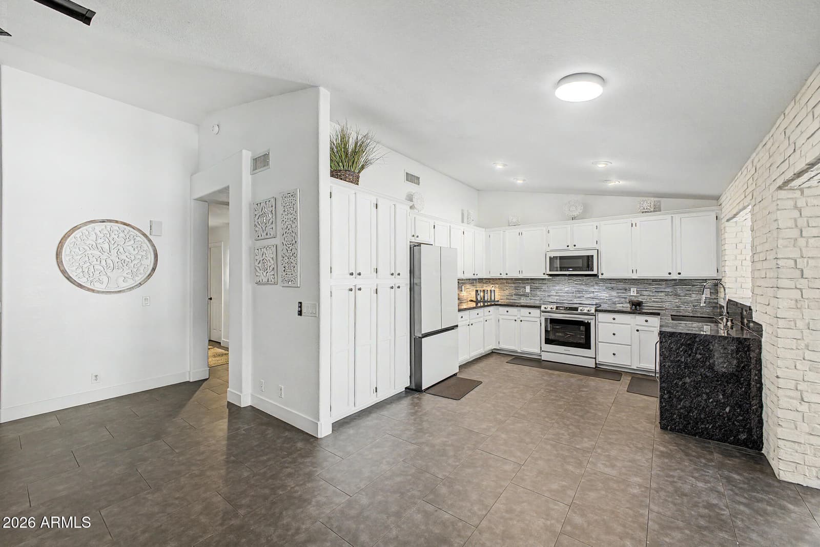 6566 E RUSSELL Street, Mesa, AZ 85215 — photo 11 of 34