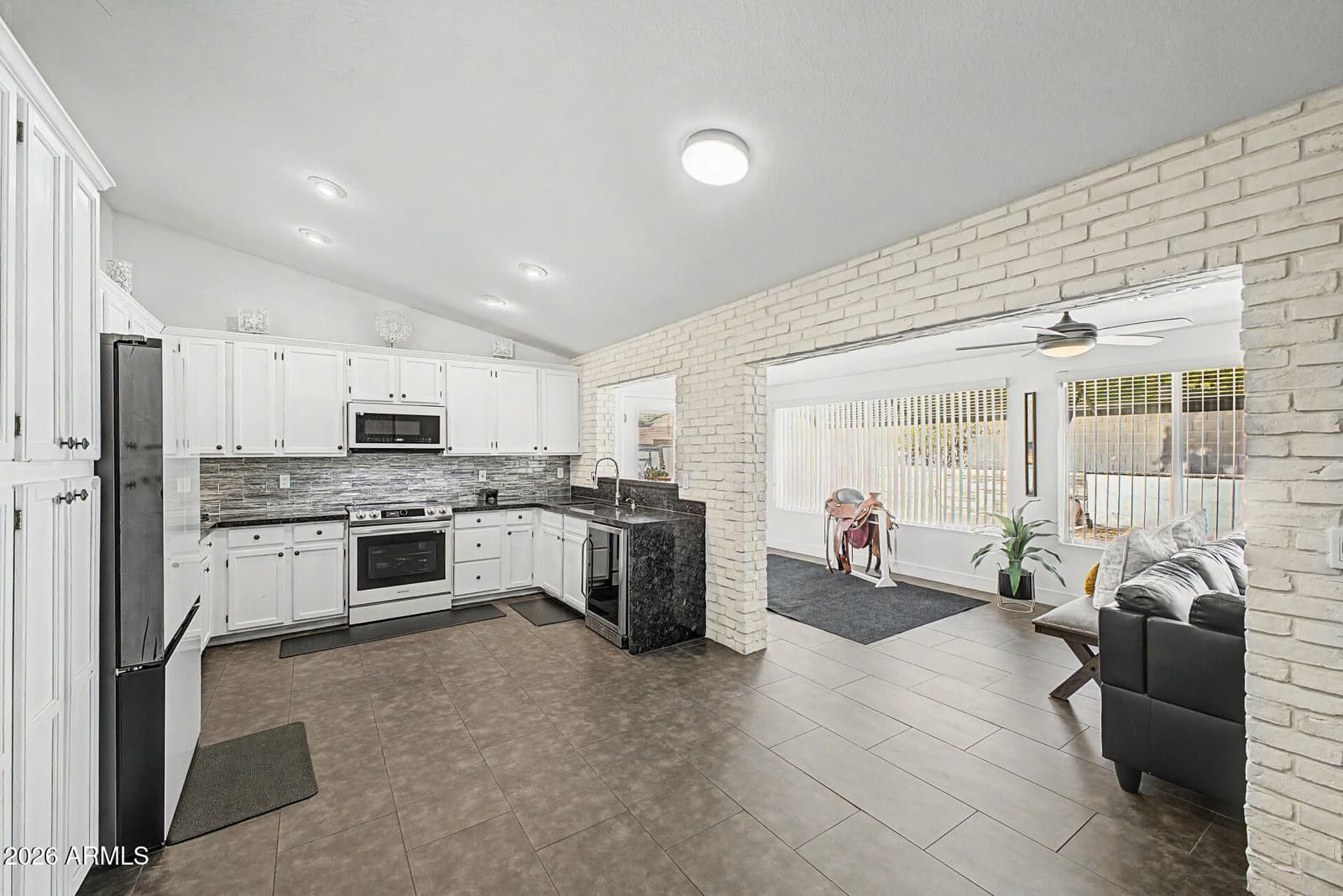 6566 E RUSSELL Street, Mesa, AZ 85215 — photo 12 of 34