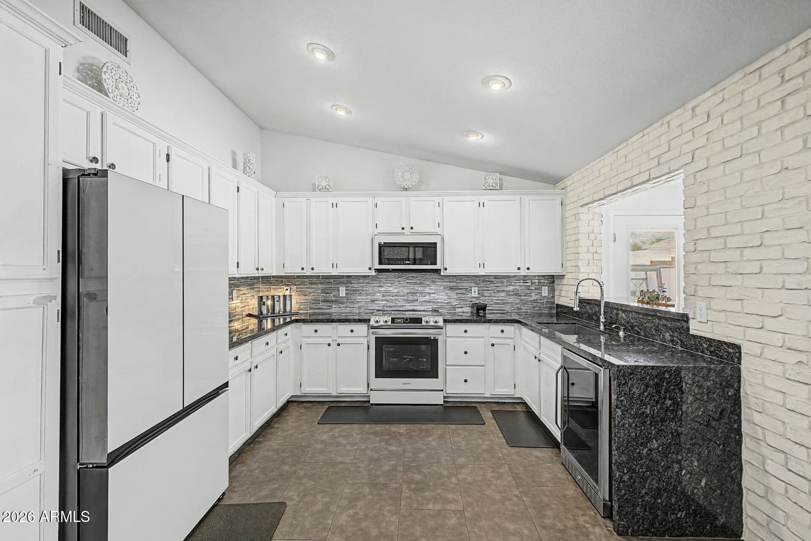 6566 E RUSSELL Street, Mesa, AZ 85215 — photo 13 of 34