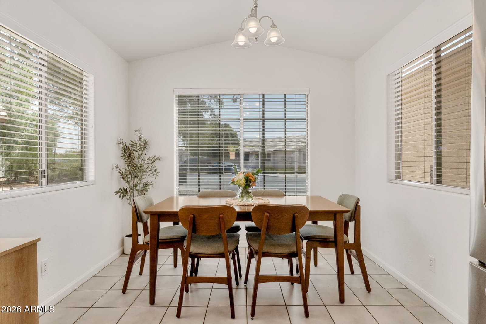 636 W DUBLIN Street, Gilbert, AZ 85233 — photo 8 of 26