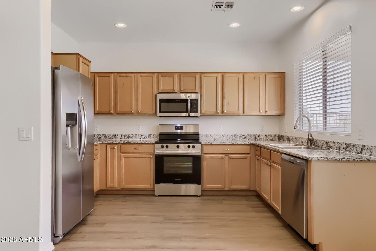 9403 W ROSS Avenue, Peoria, AZ 85382 — photo 12 of 28