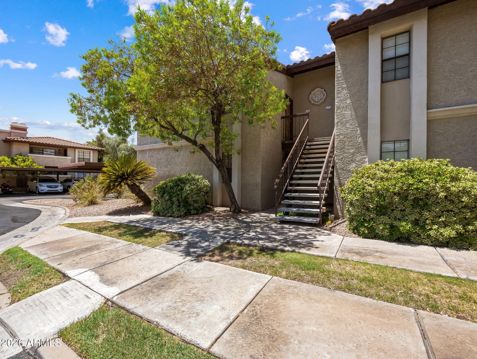 7557 N DREAMY DRAW Drive 154, Phoenix, AZ 85020 — photo 3 of 28