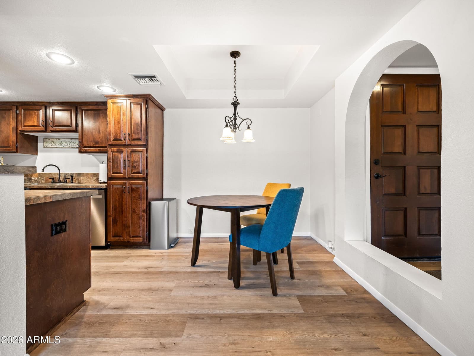 7557 N DREAMY DRAW Drive 154, Phoenix, AZ 85020 — photo 10 of 28
