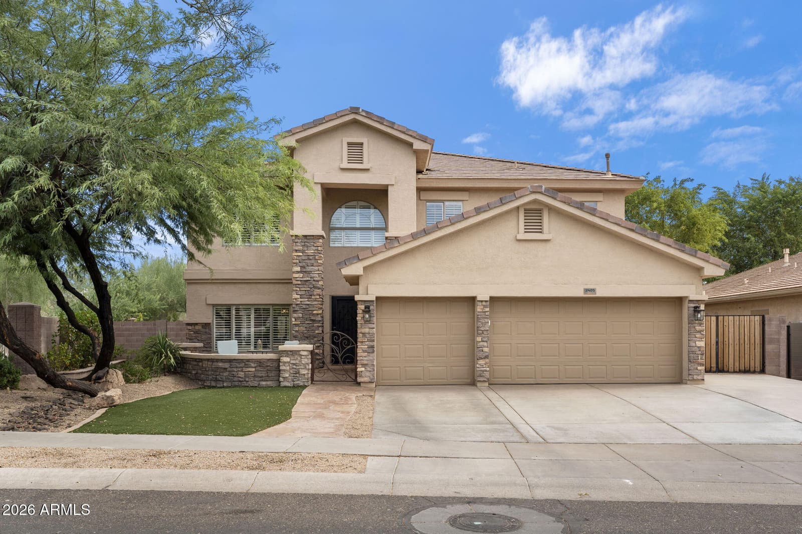 2405 W BARBIE Lane, Phoenix, AZ 85085 — photo 5 of 74
