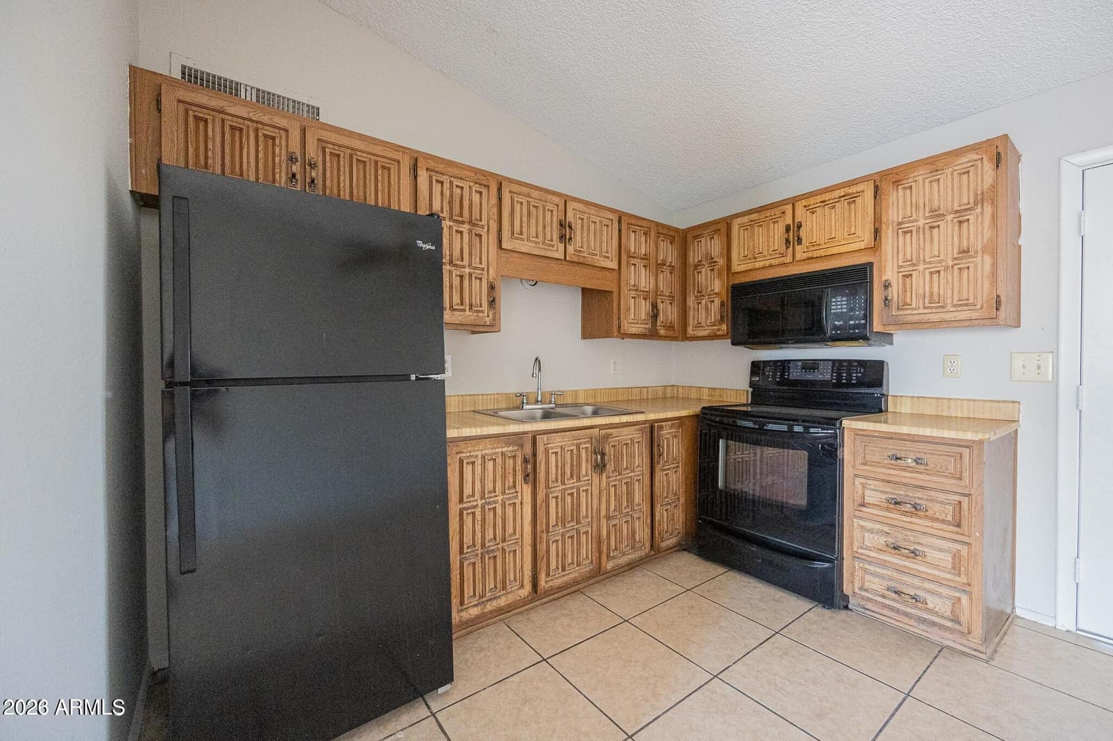 3645 N 69TH Avenue 15, Phoenix, AZ 85033 — photo 11 of 20