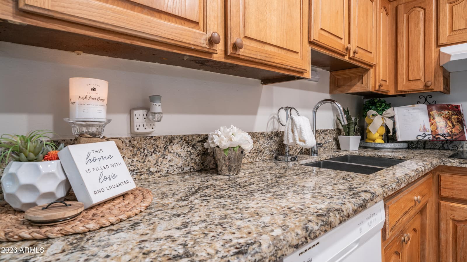 413 E BALBOA Drive, Tempe, AZ 85282 — photo 11 of 40
