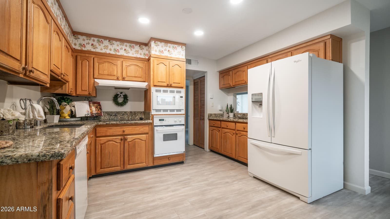 413 E BALBOA Drive, Tempe, AZ 85282 — photo 12 of 40