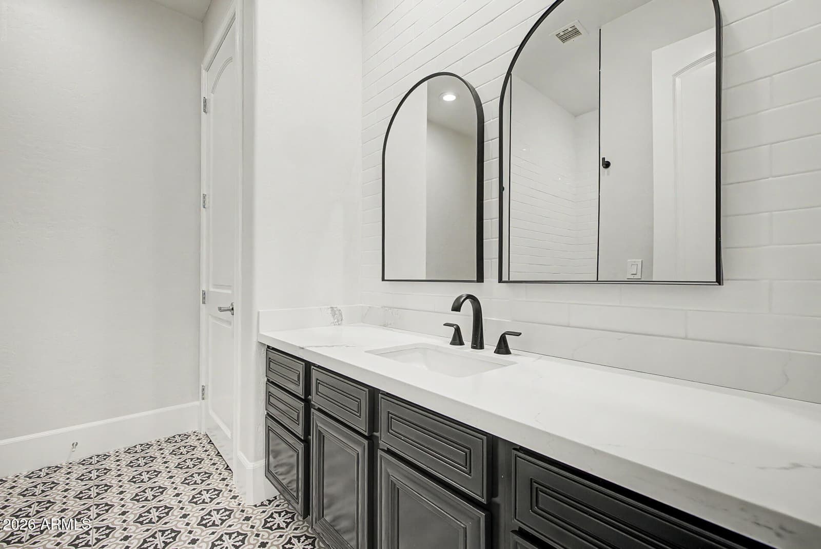 663 W ASTER Court, Chandler, AZ 85248 — photo 48 of 76