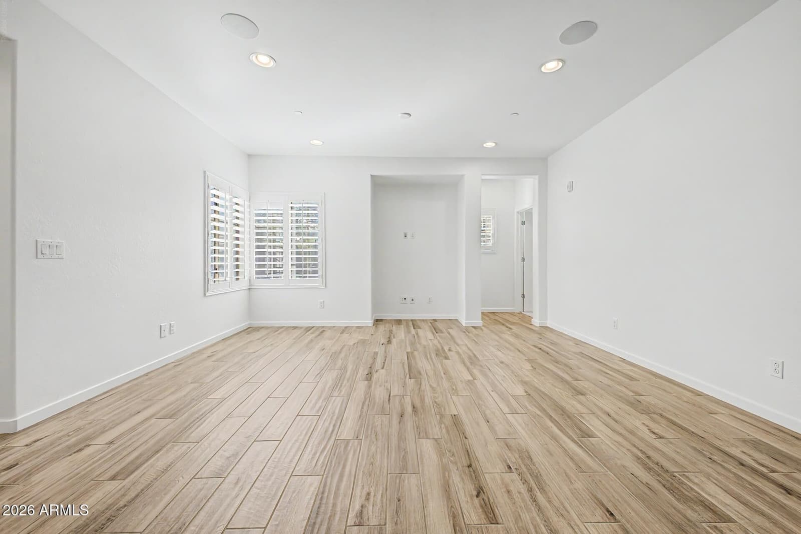3935 E ROUGH RIDER Road 1271, Phoenix, AZ 85050 — photo 3 of 34
