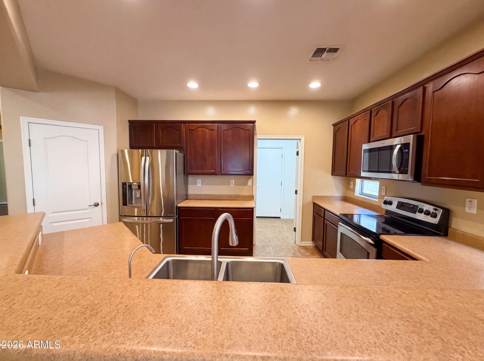 29398 N 67TH Drive, Peoria, AZ 85383 — photo 8 of 21