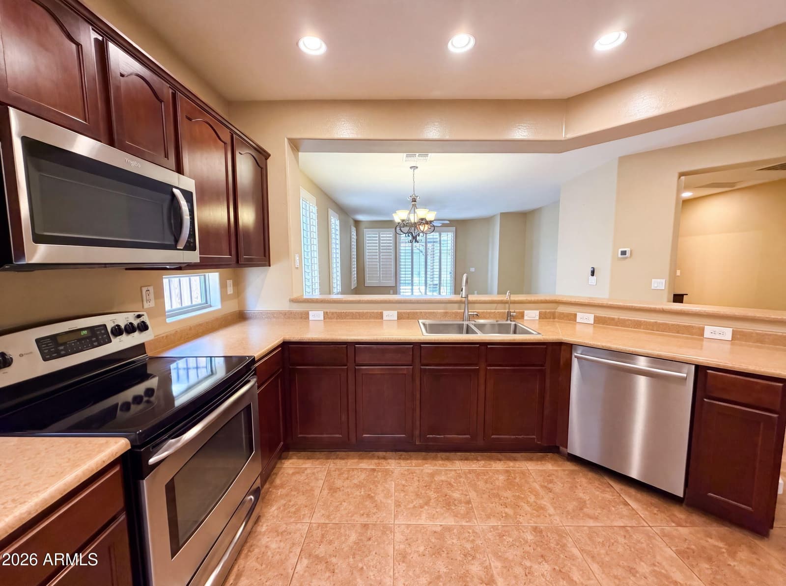 29398 N 67TH Drive, Peoria, AZ 85383 — photo 9 of 21