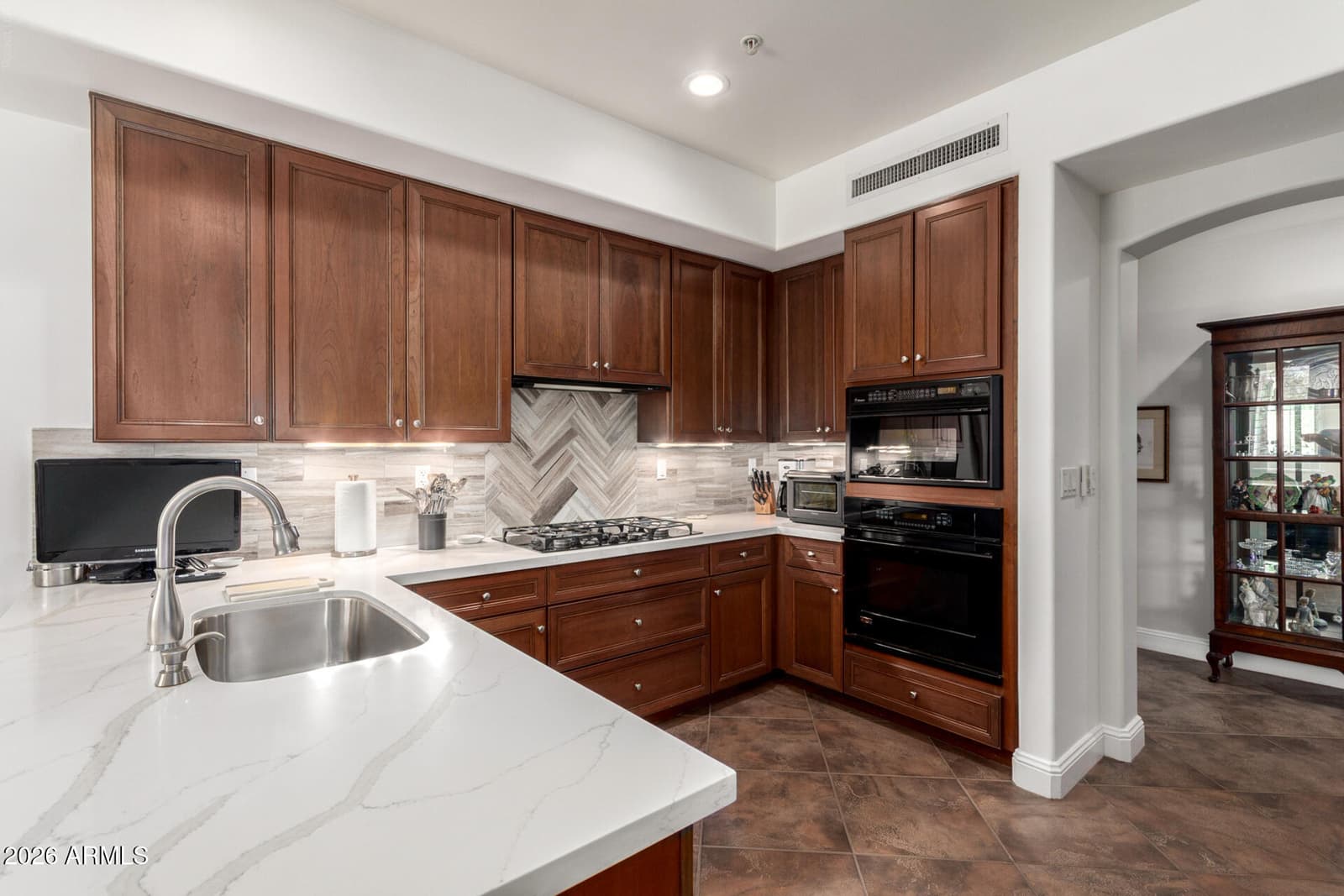 3801 N GOLDWATER Boulevard G201, Scottsdale, AZ 85251 — photo 10 of 54