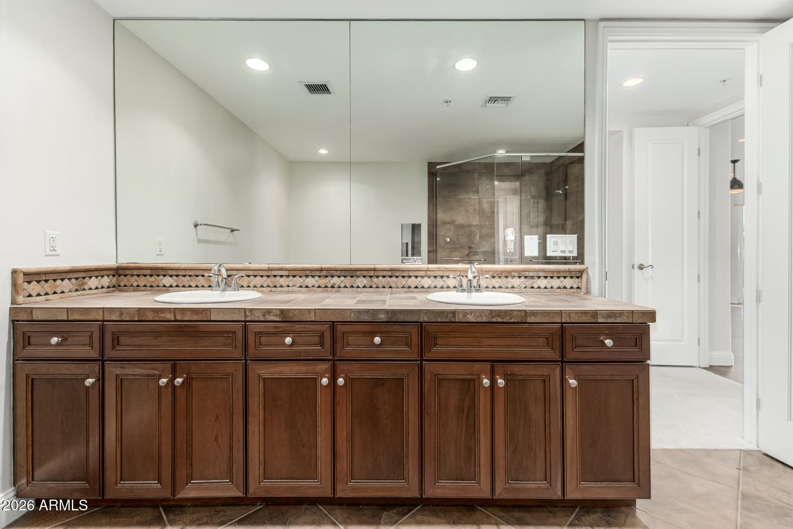 3801 N GOLDWATER Boulevard G201, Scottsdale, AZ 85251 — photo 31 of 54