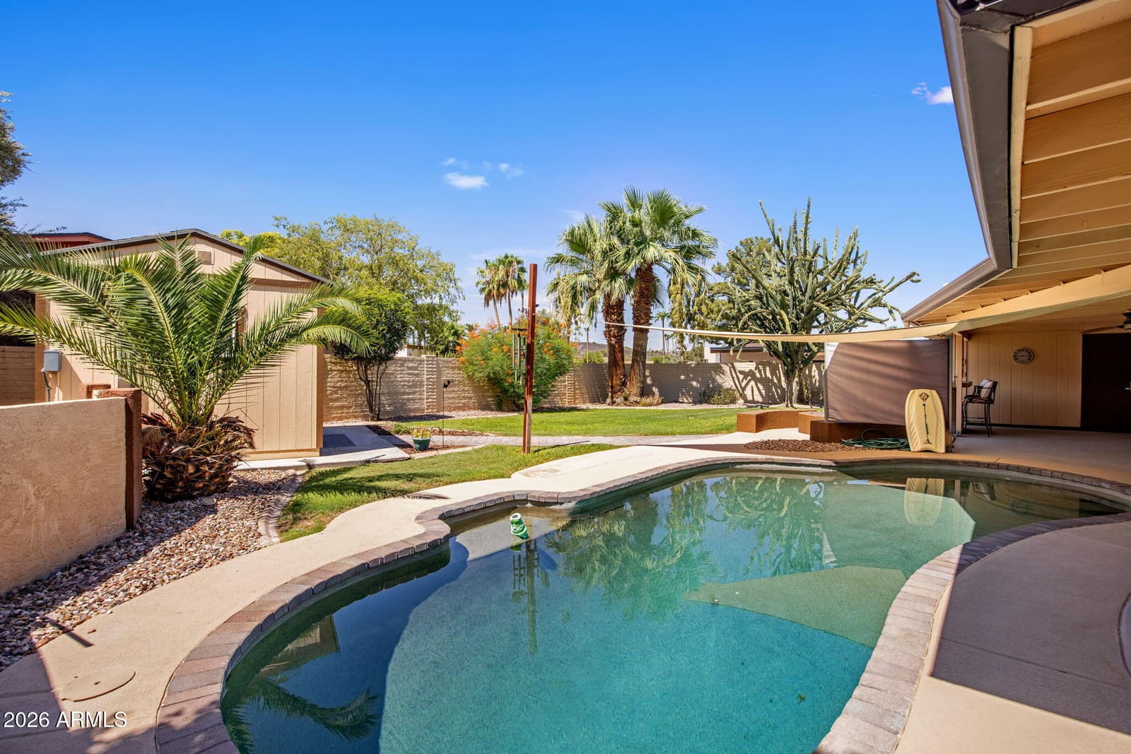 611 E CANTERBURY Lane, Phoenix, AZ 85022 — photo 2 of 33