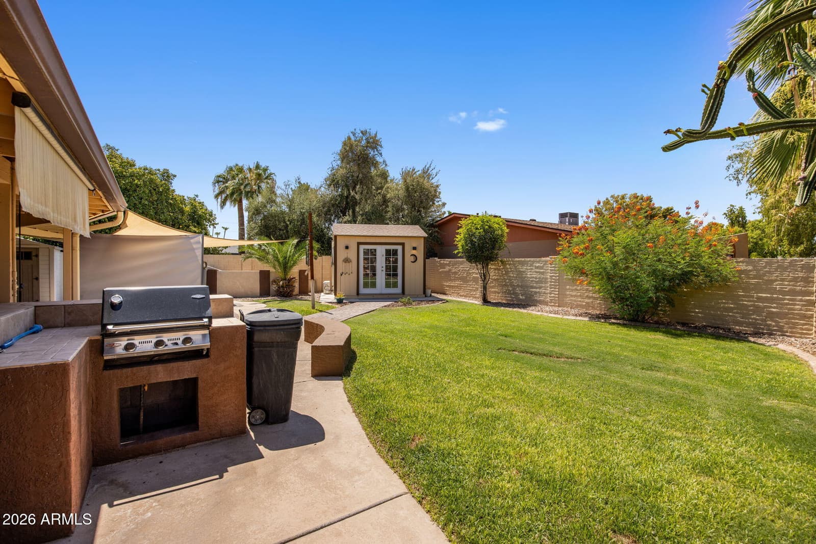 611 E CANTERBURY Lane, Phoenix, AZ 85022 — photo 3 of 33