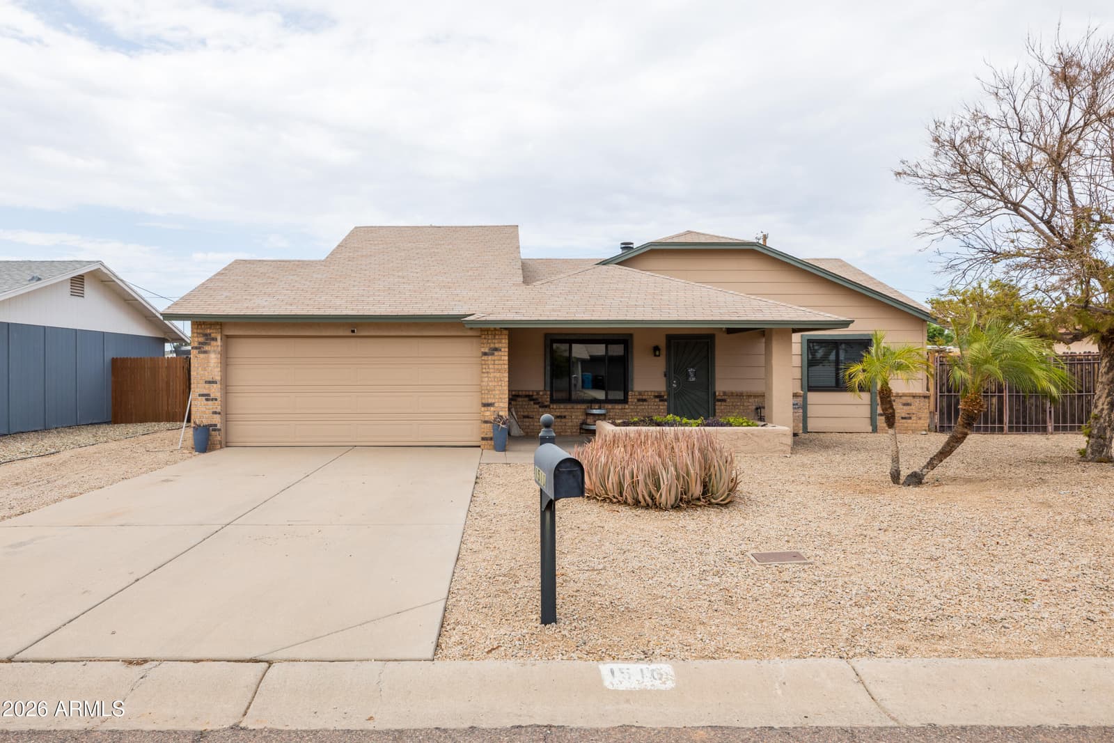 1510 W WICKIEUP Lane, Phoenix, AZ 85027 — photo 3 of 33