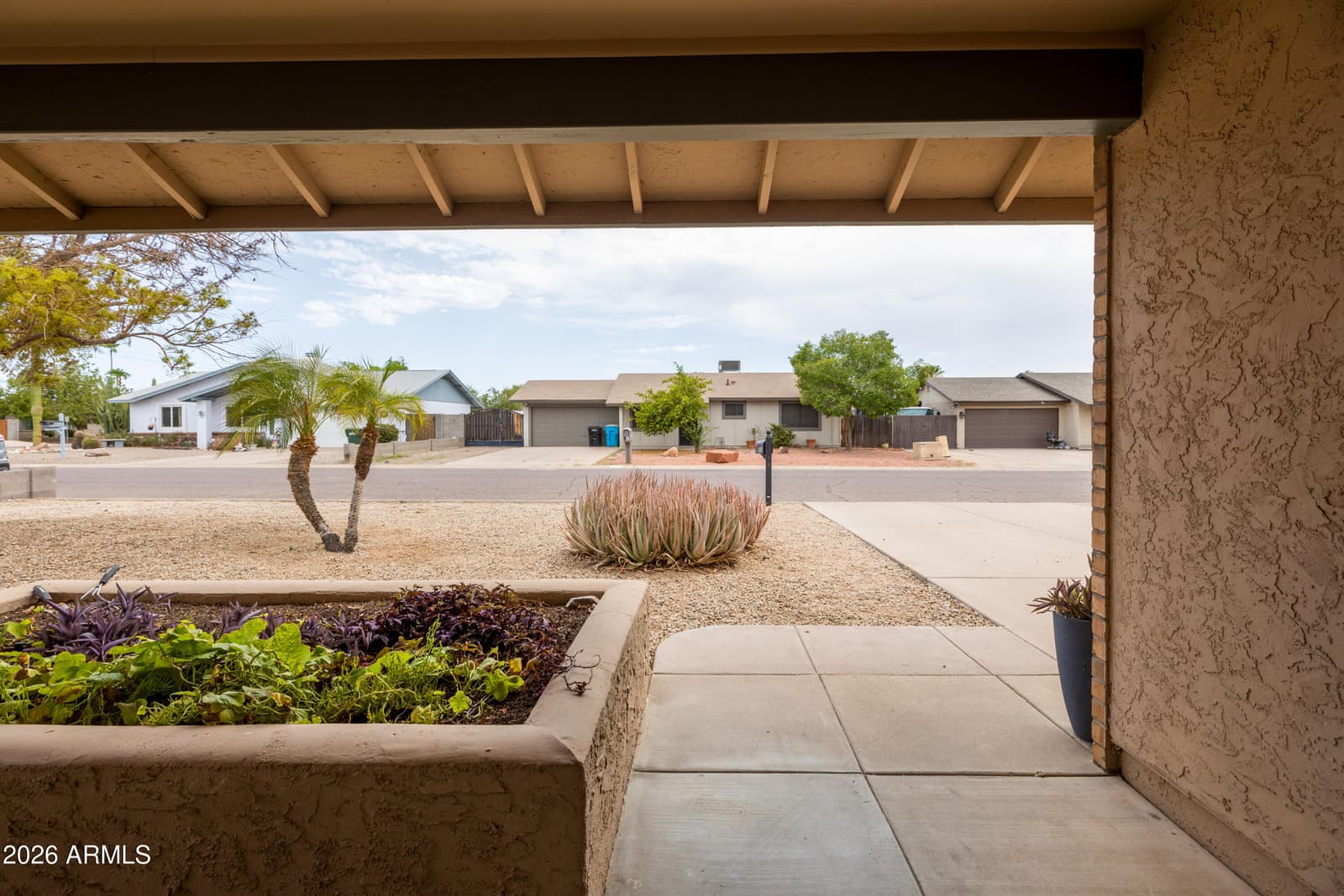 1510 W WICKIEUP Lane, Phoenix, AZ 85027 — photo 5 of 33