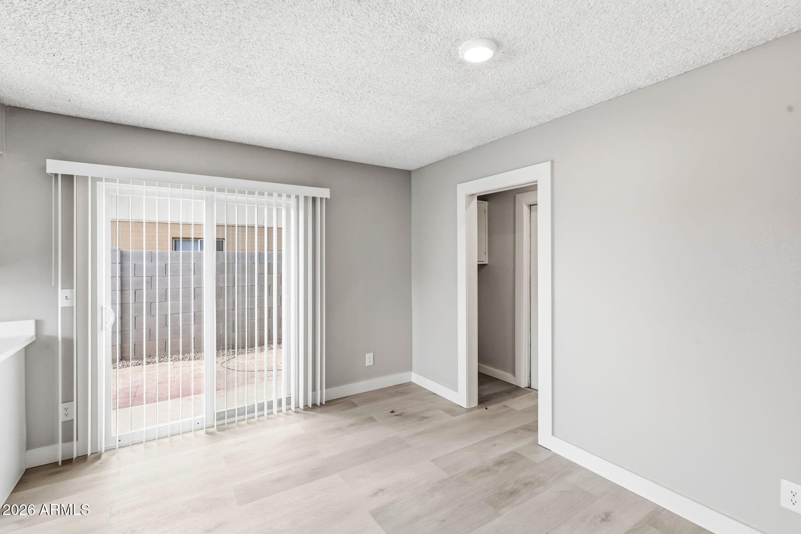 4625 N 75th Lane, Phoenix, AZ 85033 — photo 12 of 32