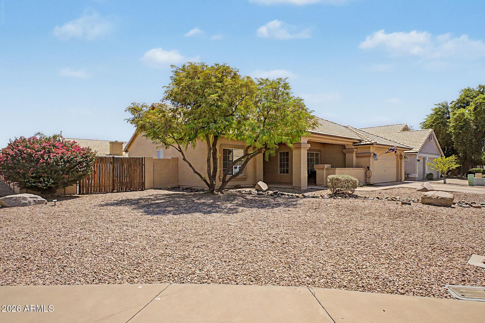 7143 E MILAGRO Avenue, Mesa, AZ 85209 — photo 4 of 33