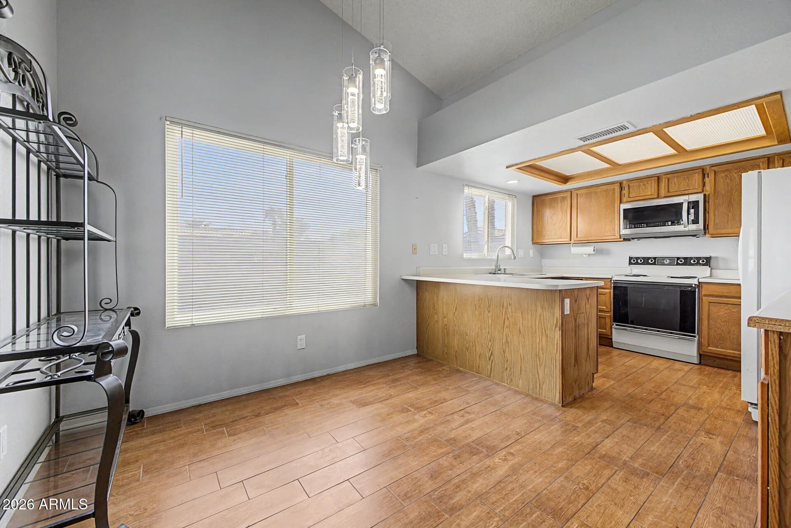 8021 W PARADISE Drive, Peoria, AZ 85345 — photo 12 of 47