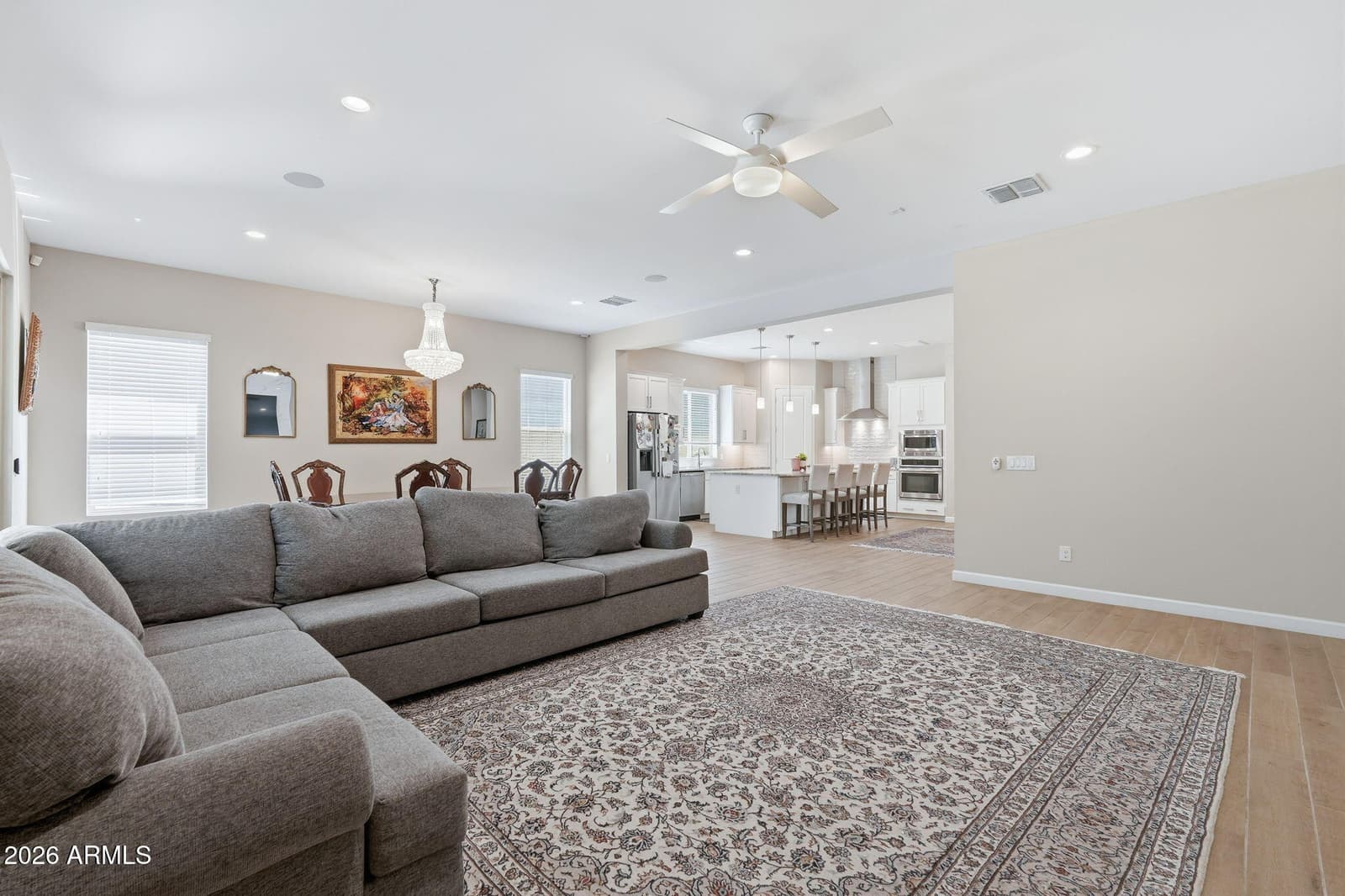 6620 E LIBBY Street, Phoenix, AZ 85054 — photo 5 of 51