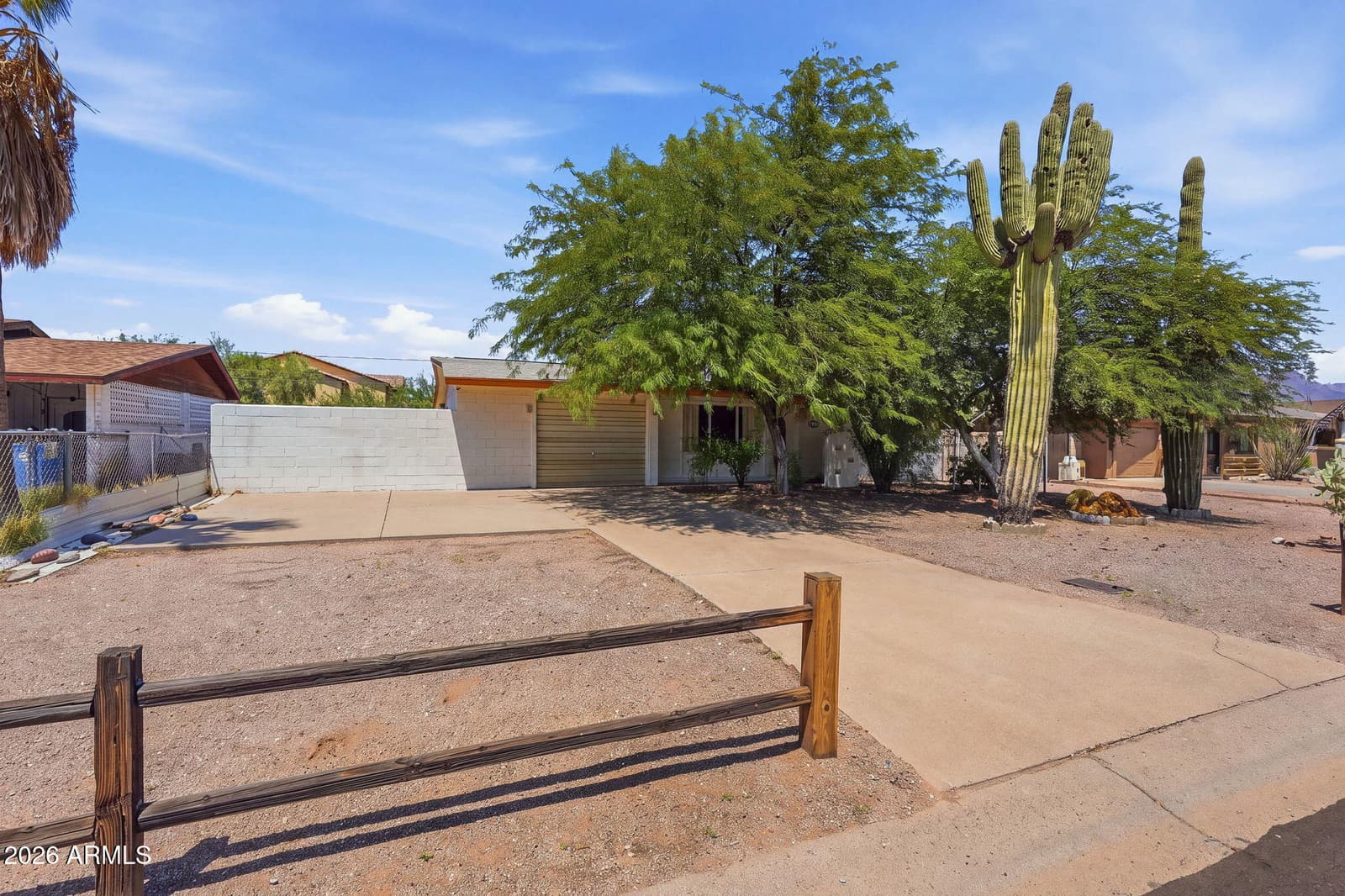 844 E DESERT Avenue, Apache Junction, AZ 85119 — photo 2 of 30