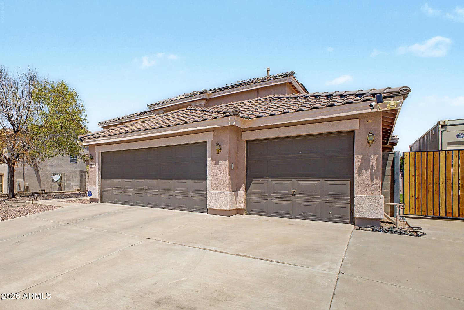 10520 W JESSIE Lane, Peoria, AZ 85383 — photo 6 of 37