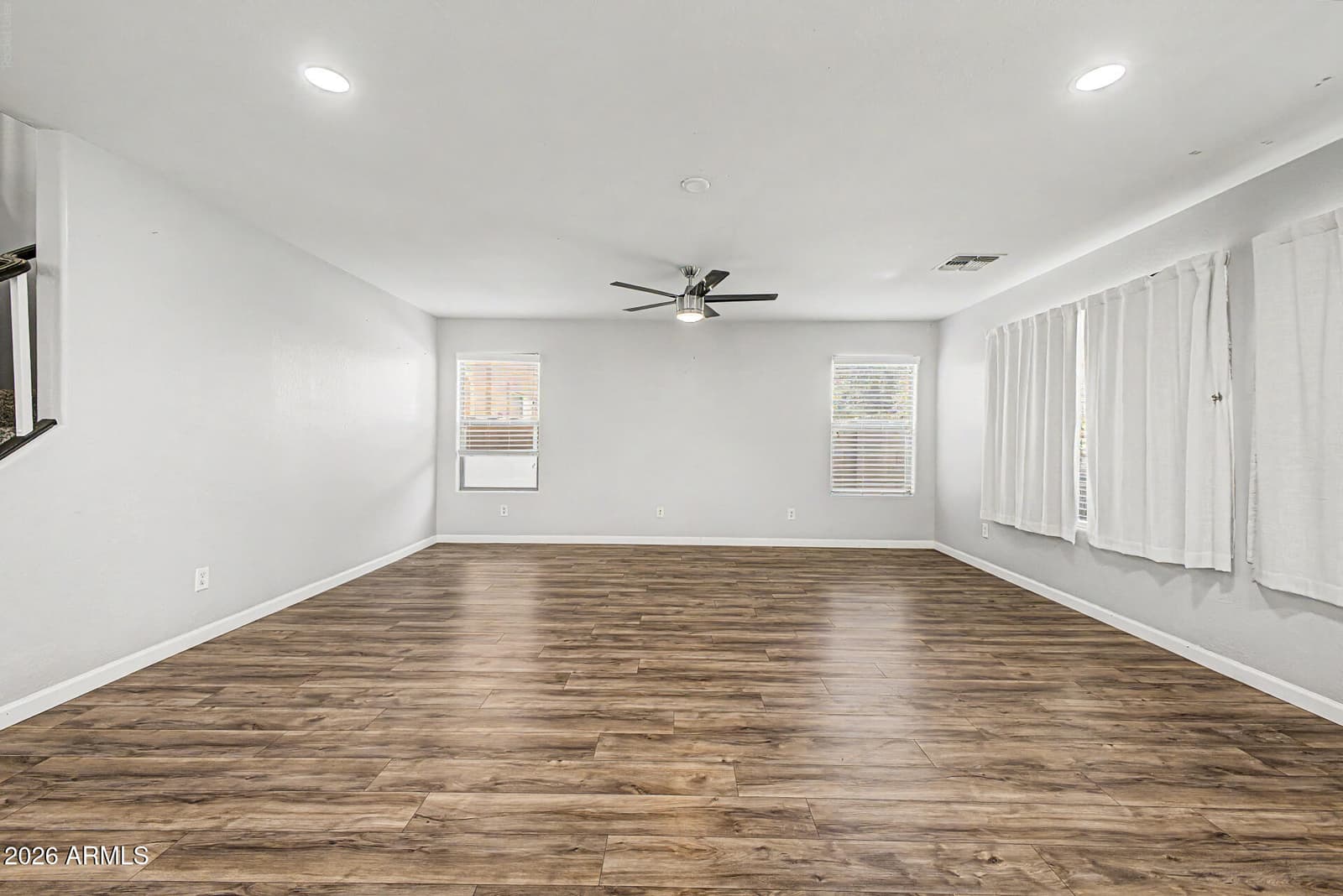4129 S 56TH Drive, Phoenix, AZ 85043 — photo 10 of 37