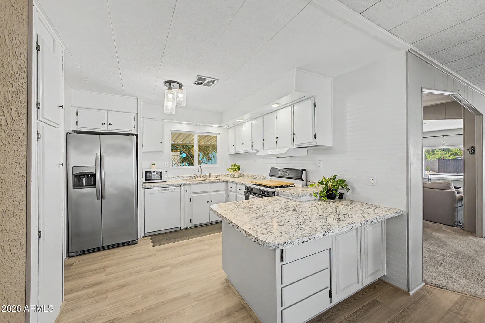 7506 E BAYWOOD Avenue, Mesa, AZ 85208 — photo 5 of 39