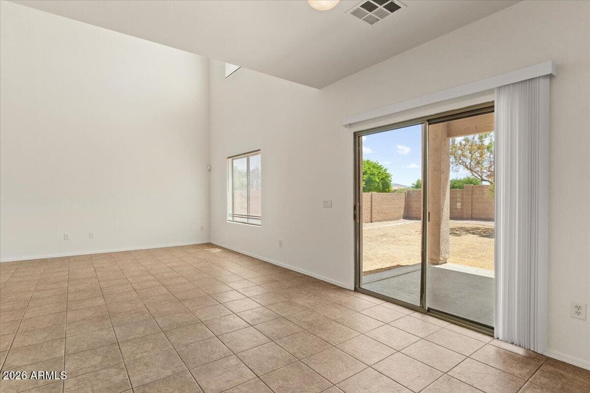 6007 W Jones Avenue, Phoenix, AZ 85043 — photo 12 of 37