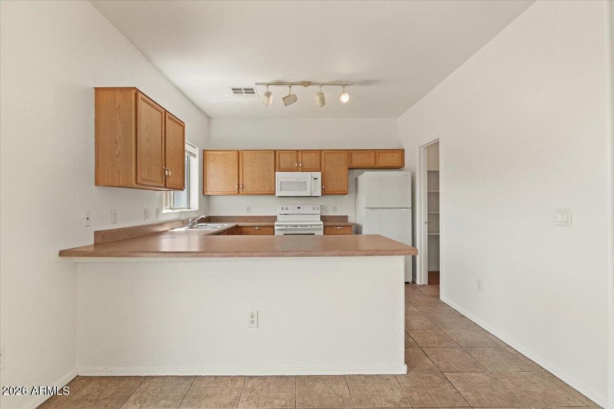 6007 W Jones Avenue, Phoenix, AZ 85043 — photo 13 of 37