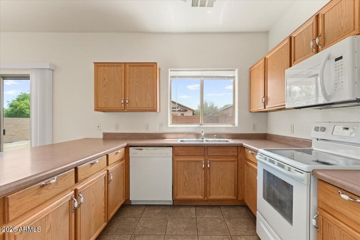 6007 W Jones Avenue, Phoenix, AZ 85043 — photo 14 of 37