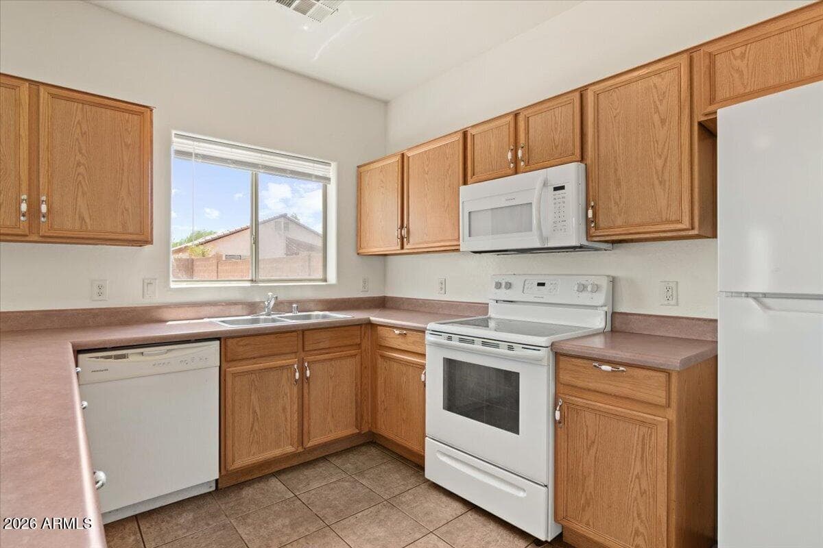 6007 W Jones Avenue, Phoenix, AZ 85043 — photo 15 of 37
