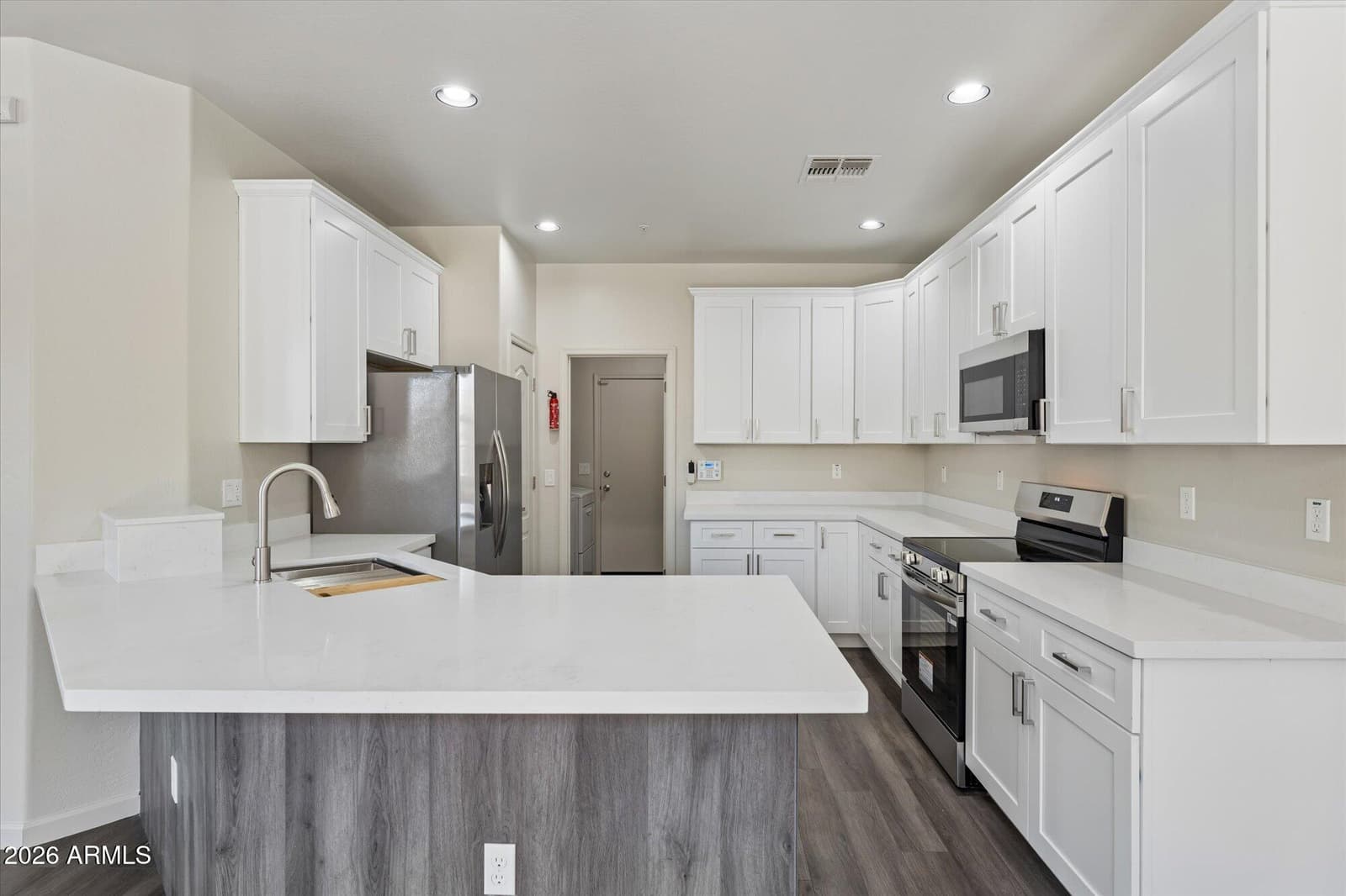 1433 N 80TH Lane, Phoenix, AZ 85043 — photo 5 of 43