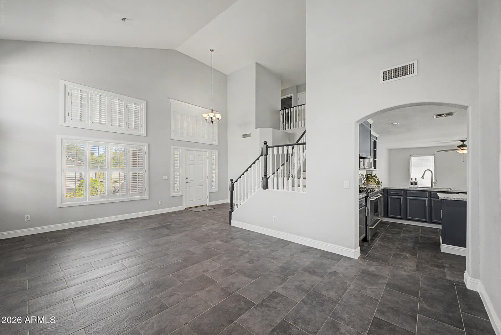 1098 S ROCA Street, Gilbert, AZ 85296 — photo 10 of 58