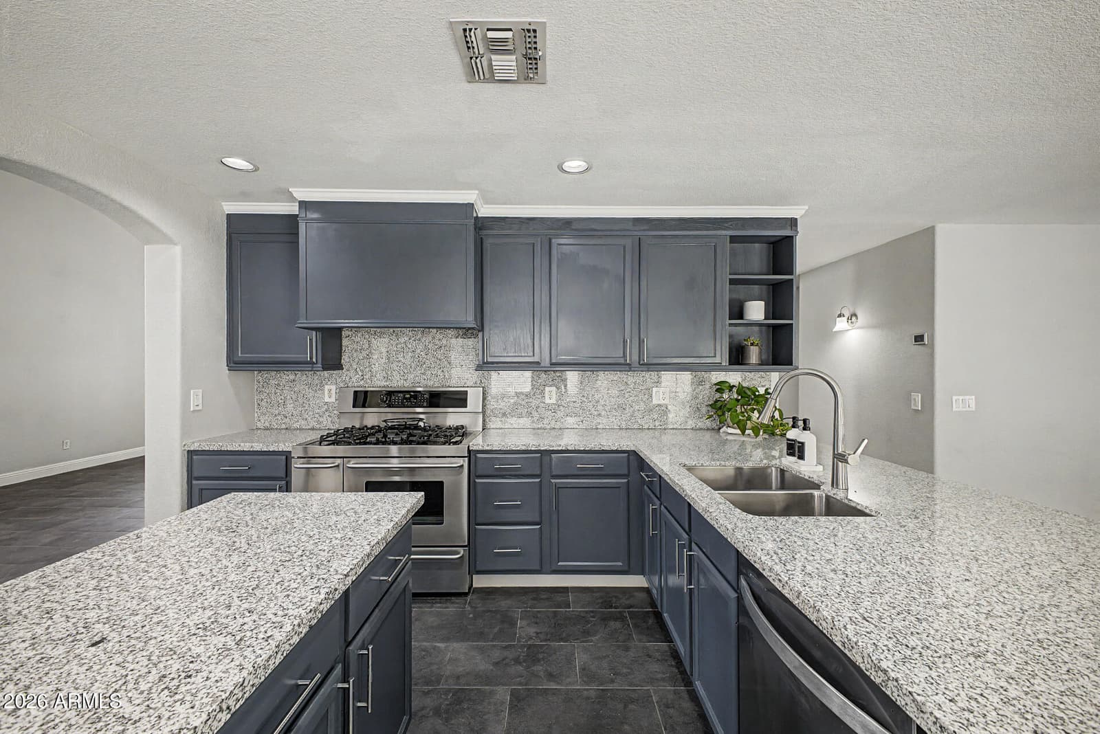 1098 S ROCA Street, Gilbert, AZ 85296 — photo 14 of 58