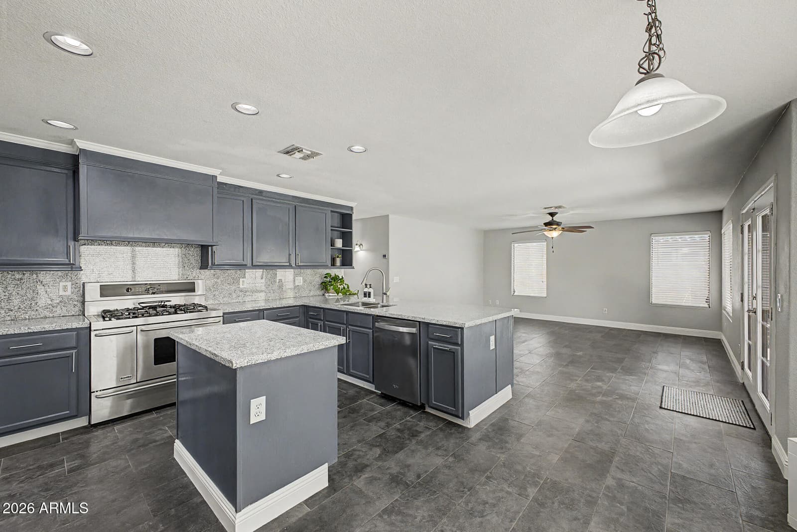 1098 S ROCA Street, Gilbert, AZ 85296 — photo 12 of 58