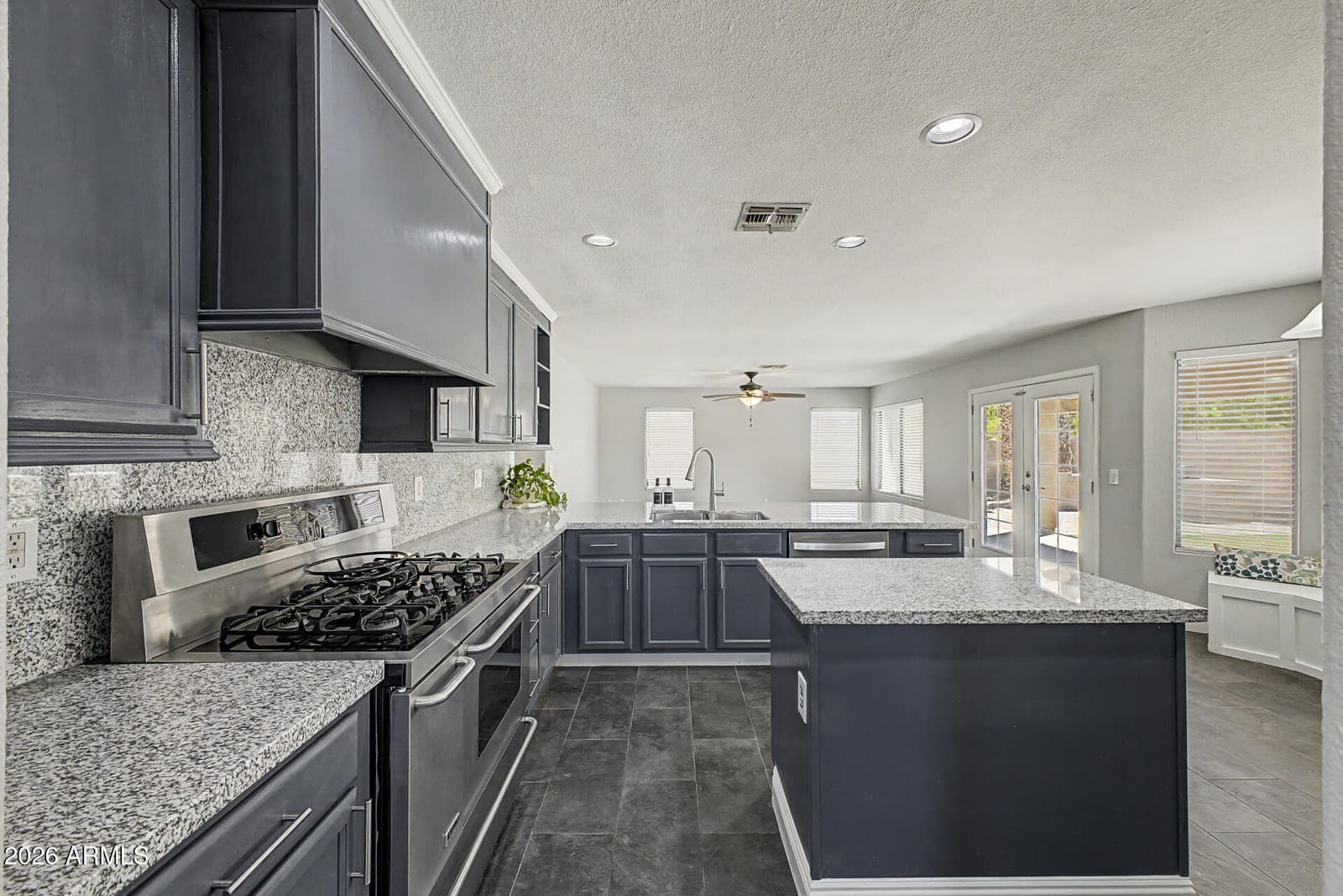 1098 S ROCA Street, Gilbert, AZ 85296 — photo 11 of 58