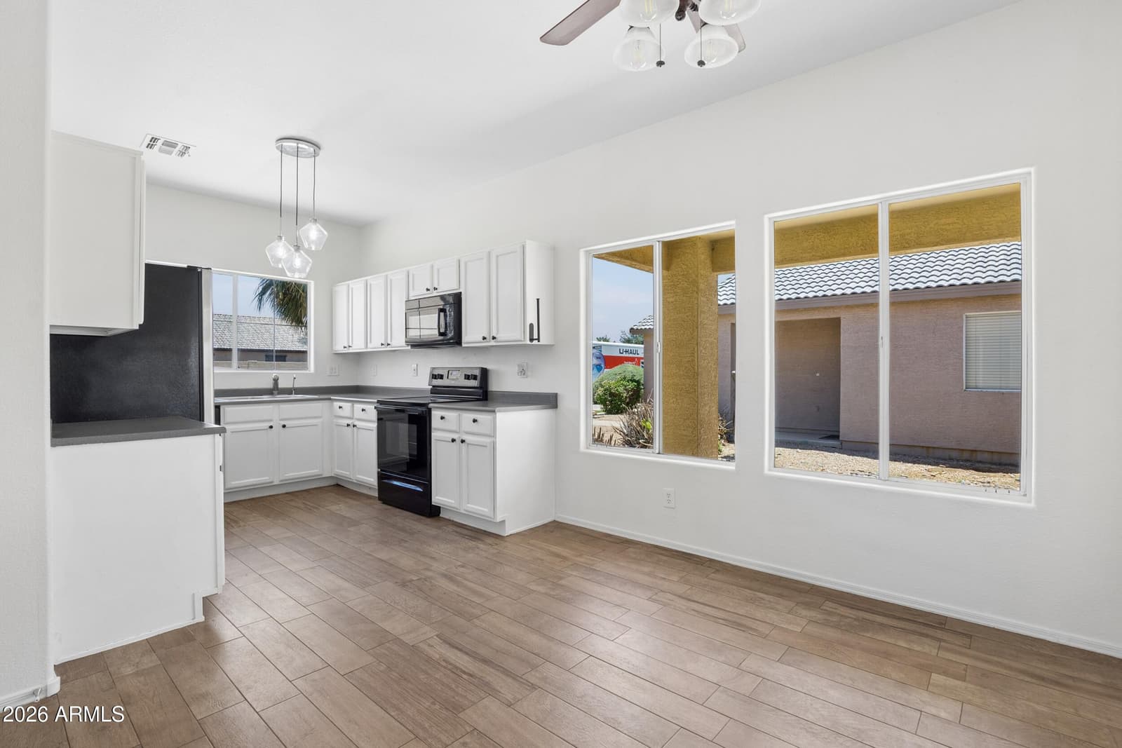 15558 N 136TH Lane, Surprise, AZ 85374 — photo 8 of 34
