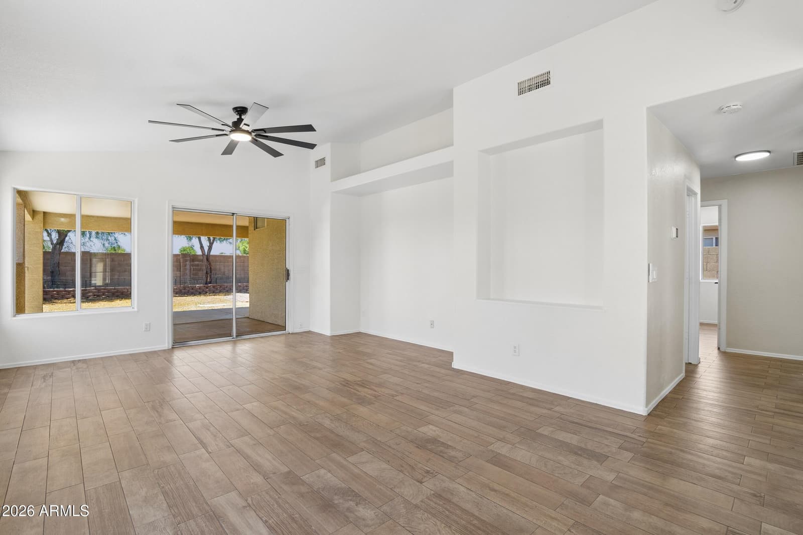 15558 N 136TH Lane, Surprise, AZ 85374 — photo 15 of 34