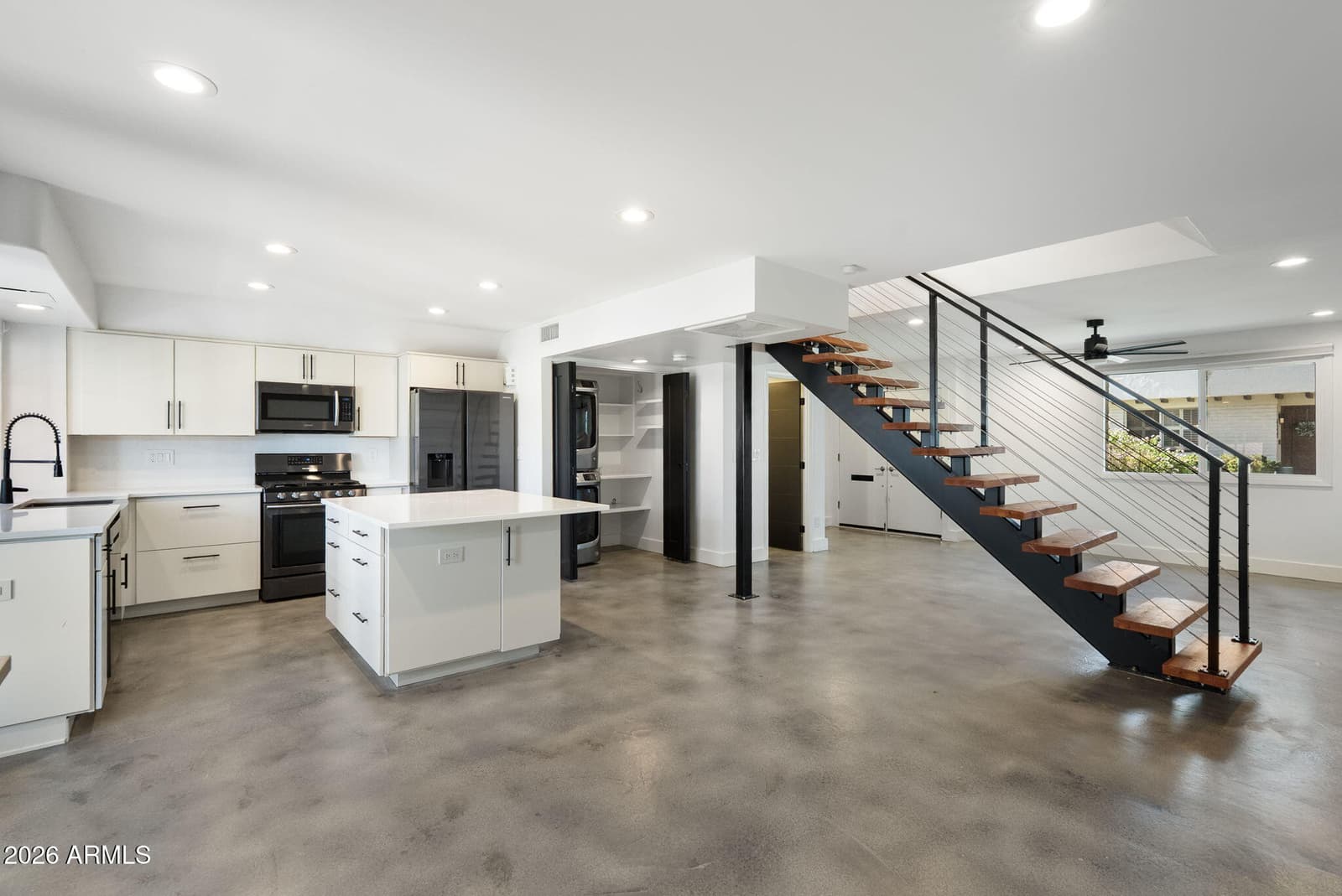 4208 N PARKWAY Avenue, Scottsdale, AZ 85251 — photo 13 of 51