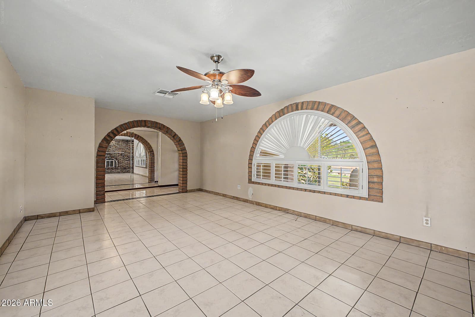 10517 W CATALINA Drive, Avondale, AZ 85392 — photo 10 of 54