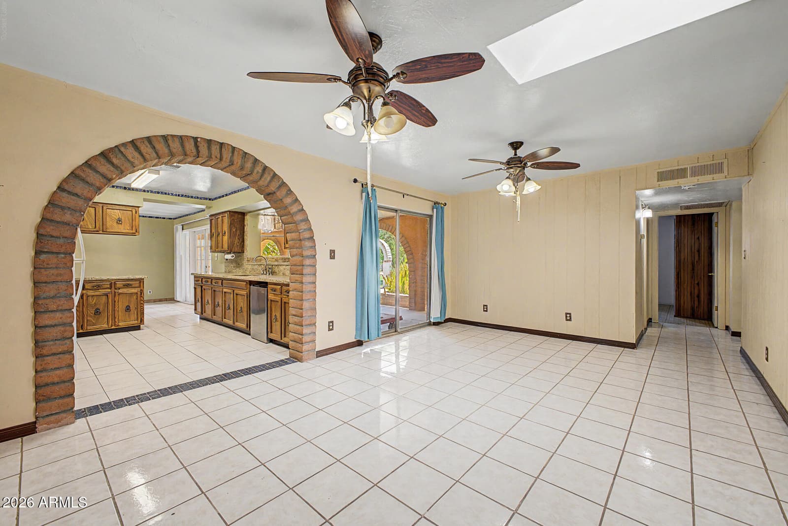 10517 W CATALINA Drive, Avondale, AZ 85392 — photo 13 of 54