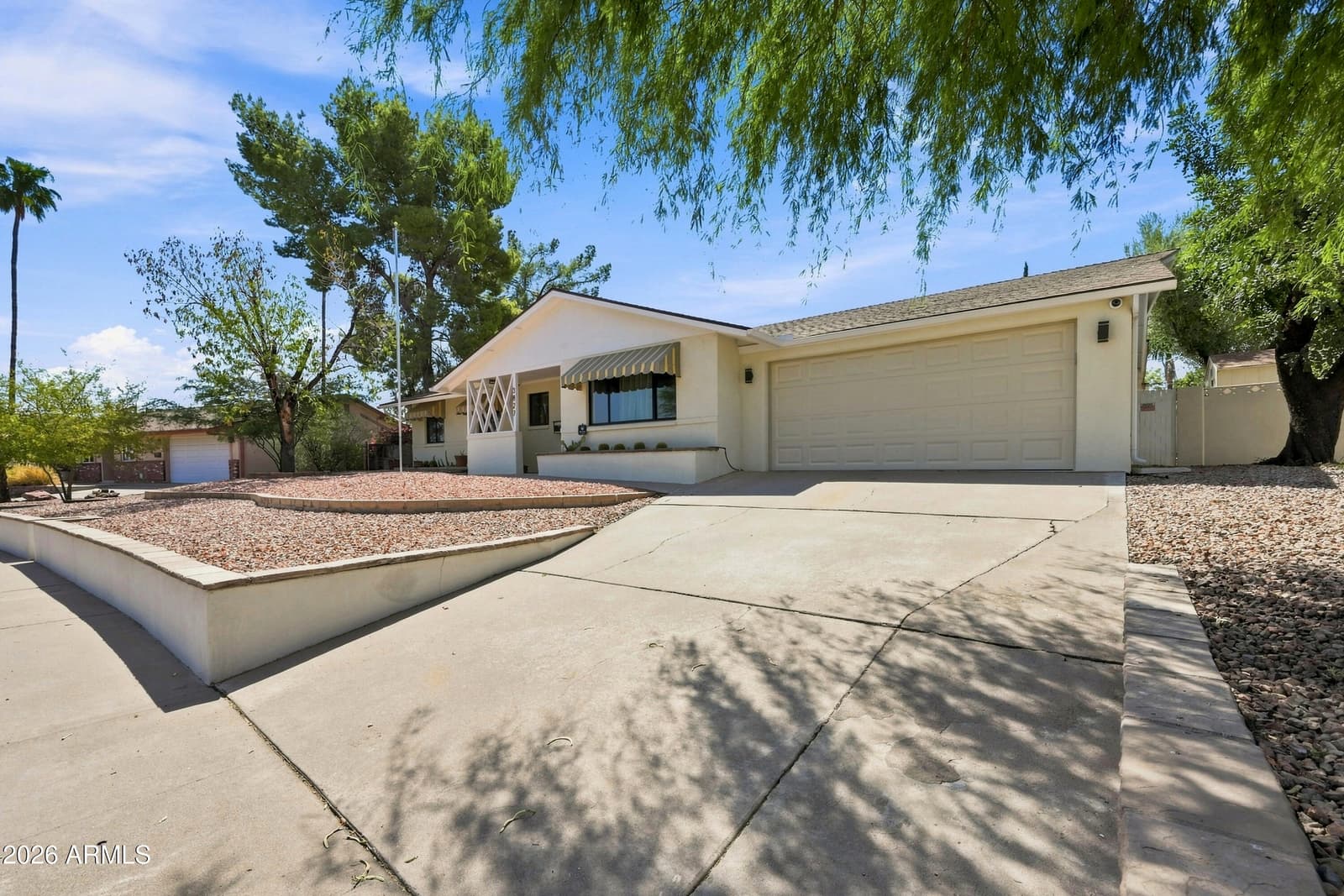 3827 E MERCER Lane, Phoenix, AZ 85028 — photo 30 of 37