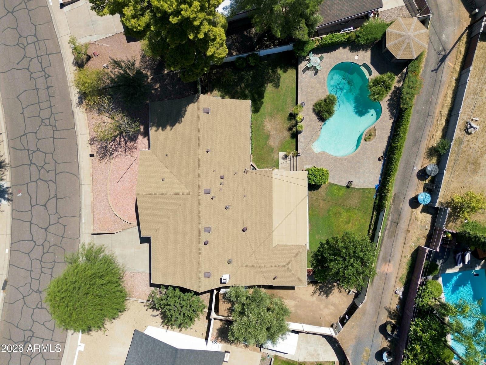 3827 E MERCER Lane, Phoenix, AZ 85028 — photo 33 of 37